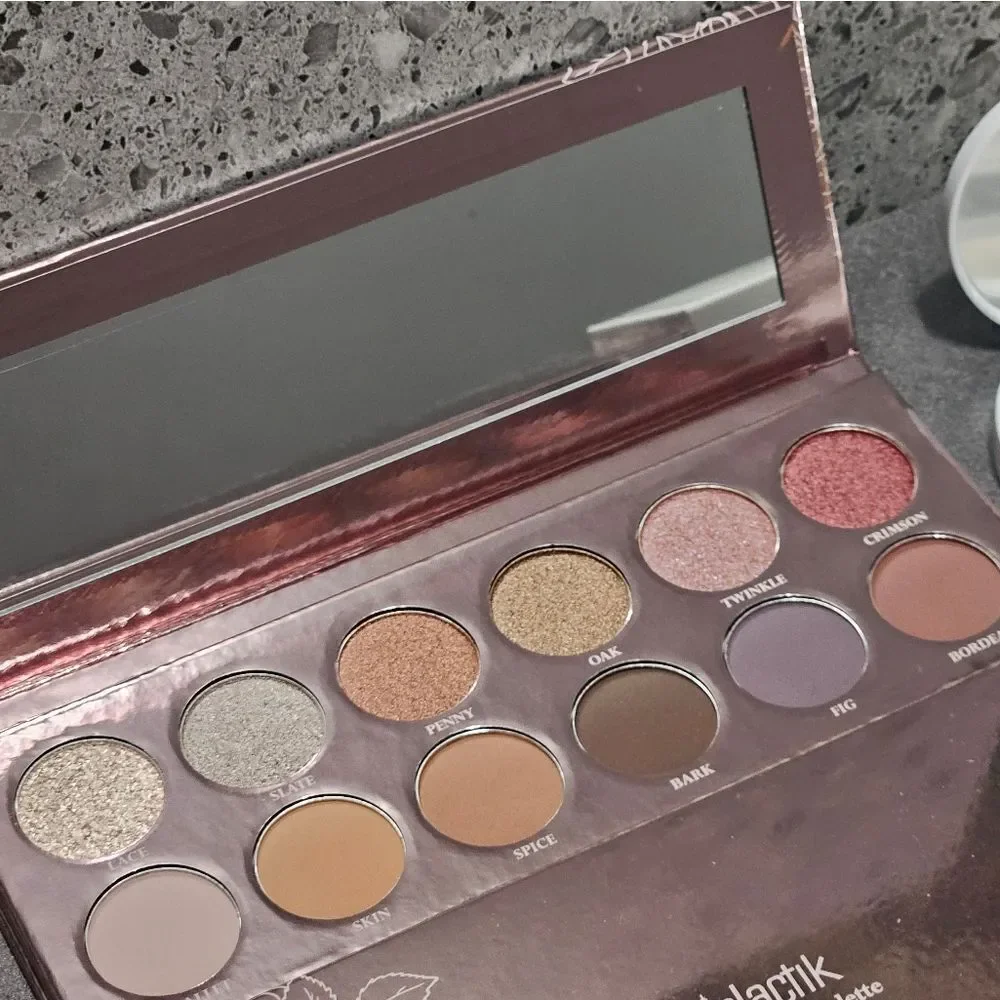 GIRLACTIK & F.A.R.A.H Zahra Highlighter Essential Eyeshadow Palette NEW MSRP $76